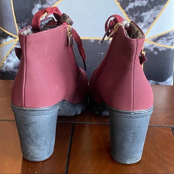 Cute Burgundy Booties - Picture 4 of 5